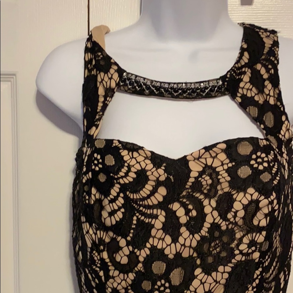 Dress - Picture 3 of 4